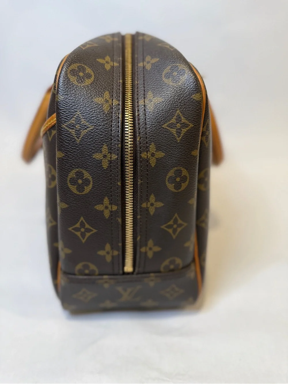 Louis Vuitton classic louis